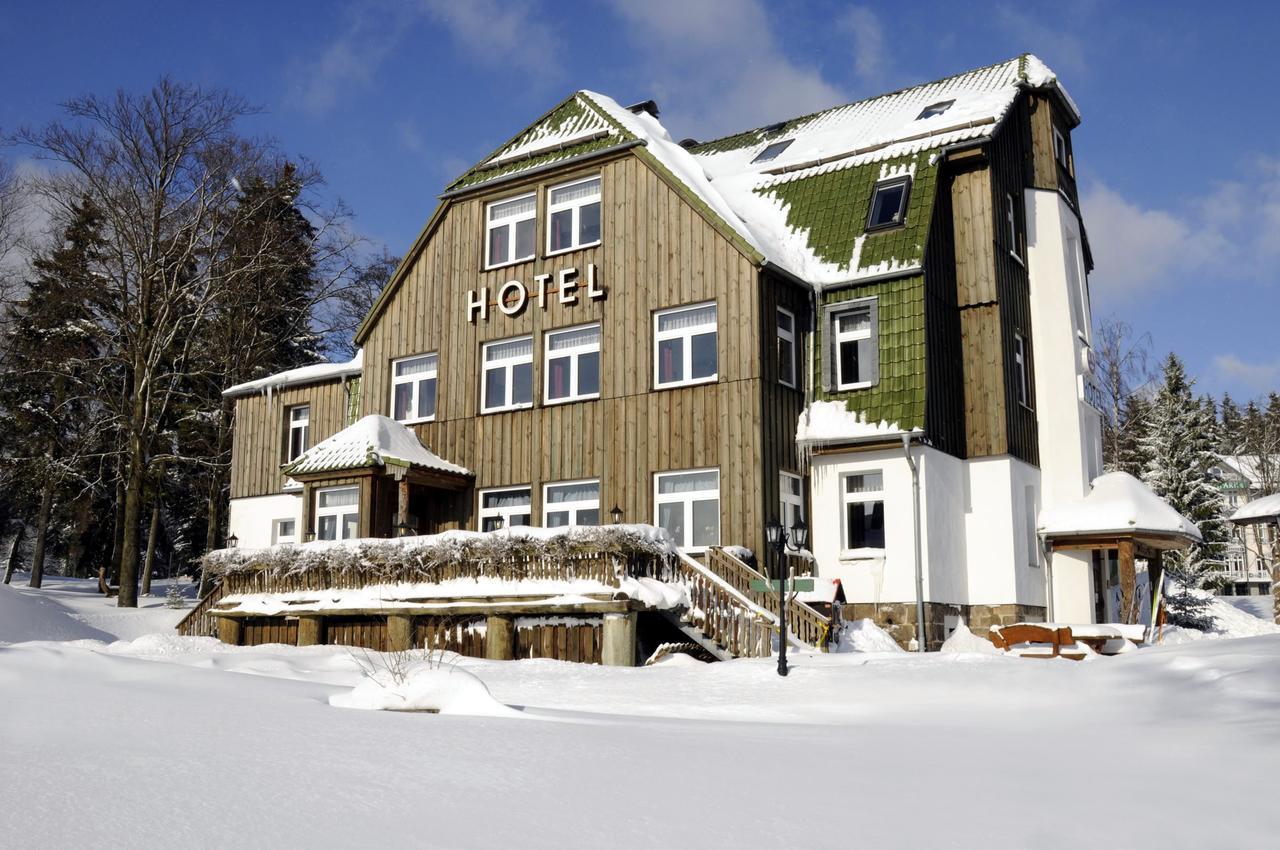 waldhotel AUSZEIT Tanne Exterior foto