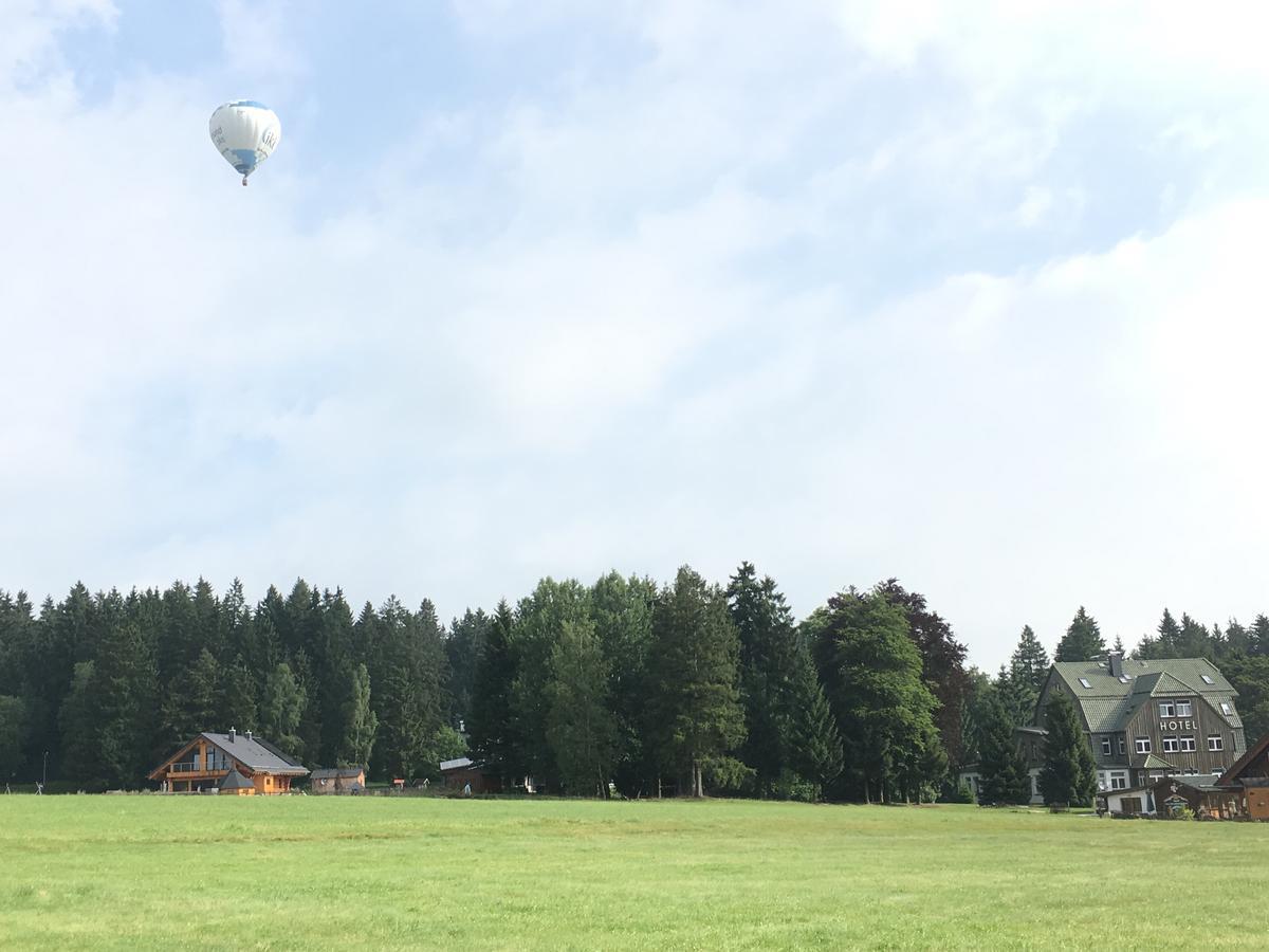 waldhotel AUSZEIT Tanne Exterior foto